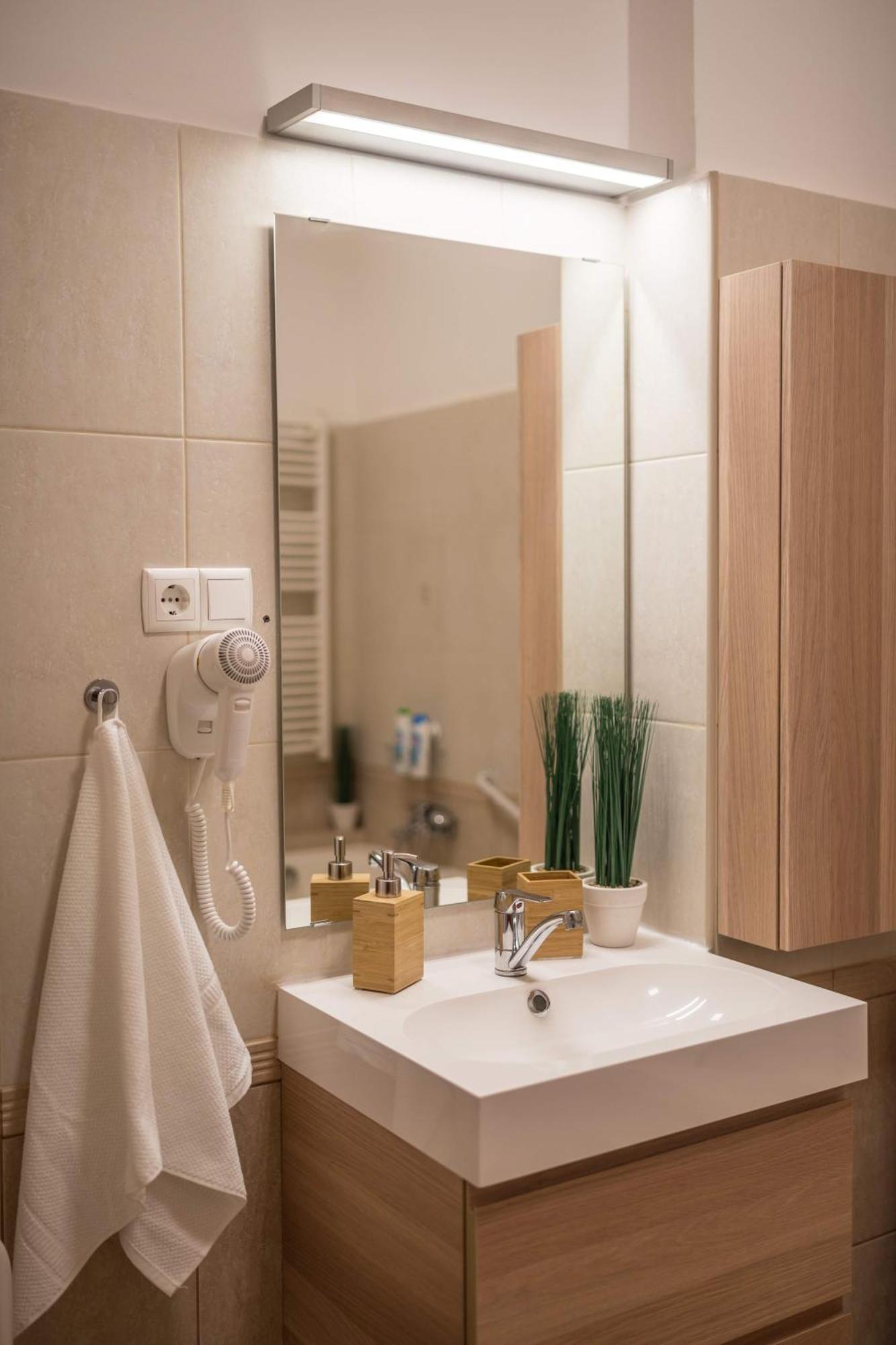 Exlcusive & City Central Located Suite By Prestige Homes Budapeszt Zewnętrze zdjęcie